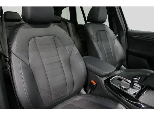 BMW X3 xDrive30e M Sport 2023 Hybride Benzine 33