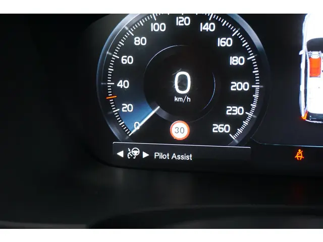 Volvo V90 2.0 B4 R-Design 2021 Benzine 27