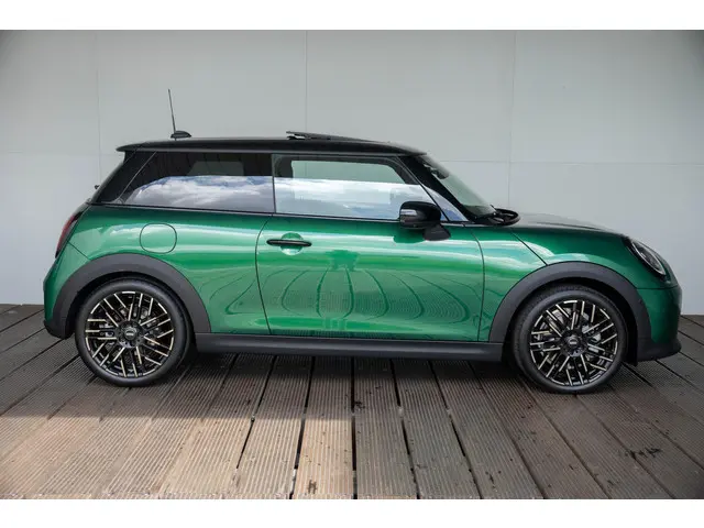 MINI 3-Deurs Cooper C Aut. 2024 Benzine 4