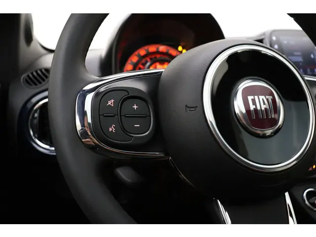 Fiat 500 1.0 Hybrid Dolcevita 2021 Benzine 25