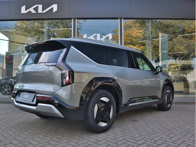 Kia EV9 Plus RWD 99.8 kWh --Snel leverbaar!-- 2025 Elektrisch 4