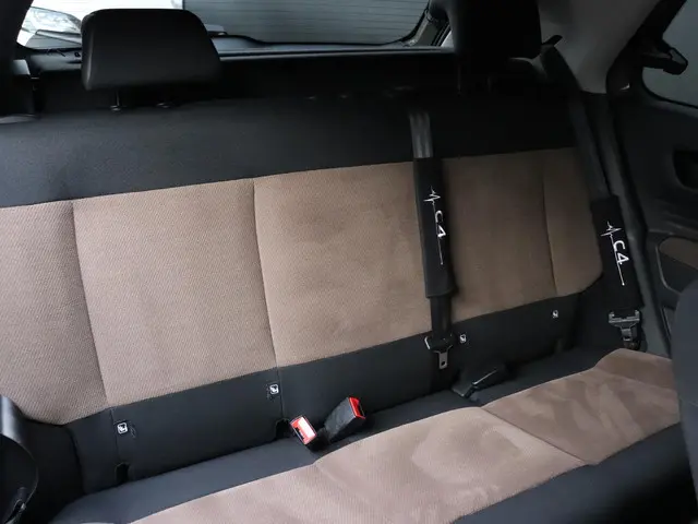 Citroën C4 Cactus 1.2 e-VTi Feel 2014 Benzine 13