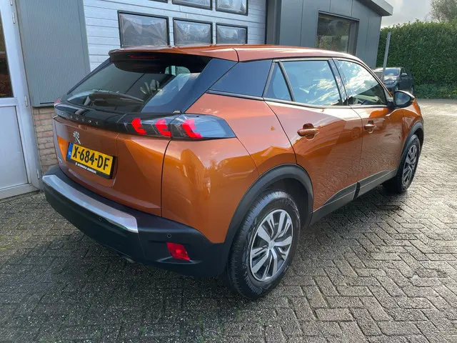 Peugeot 2008 1.2 PureTech Blue Lease Allure 2020 Benzine 3