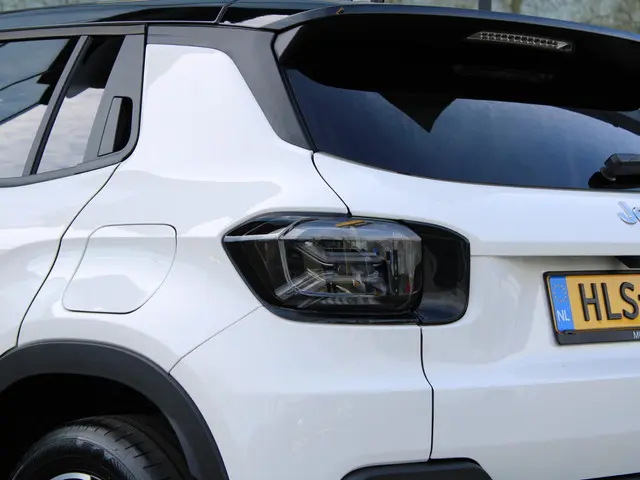 Jeep Avenger 1.2 e-Hybrid Summit 2025 Hybride Benzine 22