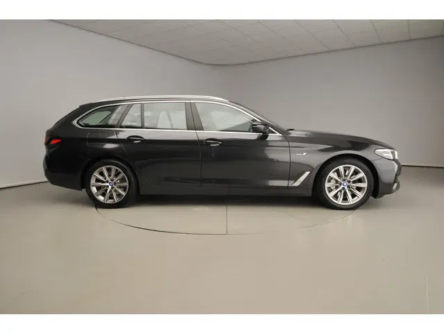 BMW 5 Serie Touring 530e 2023 Hybride Benzine 4