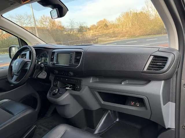 Peugeot Expert 2.0 BlueHDI 180 Long Premium 2020 Diesel 28