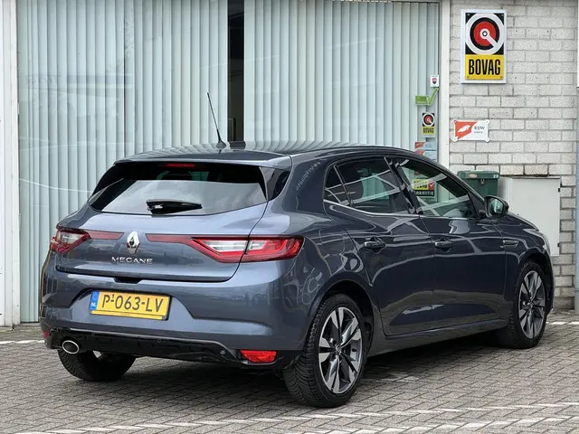 Renault Mégane 1.3 TCe 140 EDC Intens 2020 Benzine 24