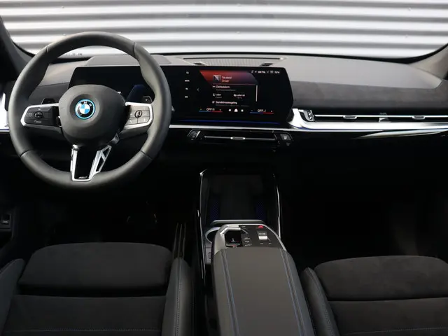 BMW X1 xDrive25e 2025 Hybride Benzine 11