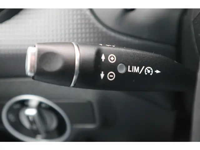 Mercedes-Benz A-Klasse 180 Ambition 2015 Benzine 28