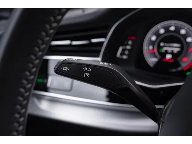 Audi Q8 55 TFSI quattro 2019 Benzine 44