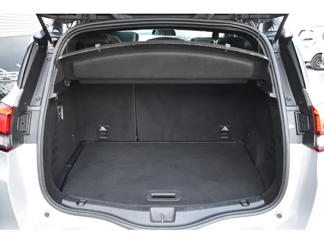 Renault Scénic TCe 140 EDC Black Edition 2019 Benzine 15