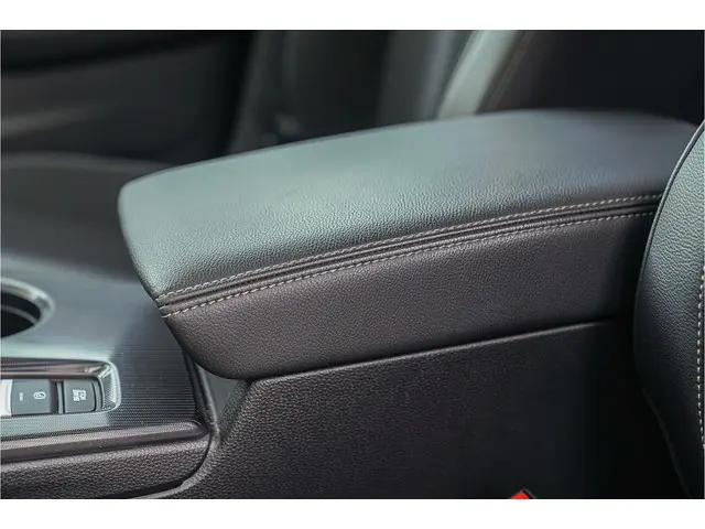 Honda Civic 2.0i e:HEV SPORT 2023 Hybride Benzine 30