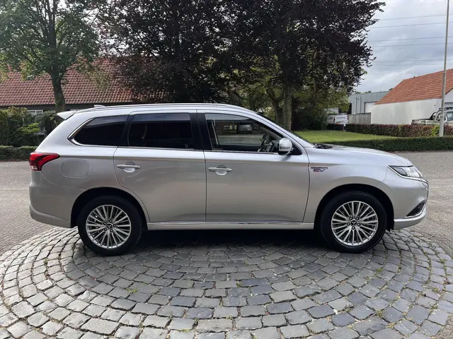 Mitsubishi Outlander 2.4 PHEV Pure+ 2020 Hybride Benzine 5