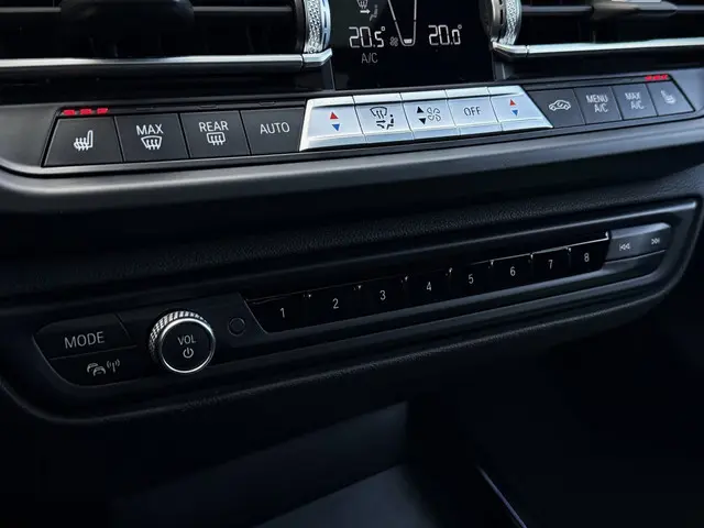 BMW 1 Serie 118i High Executive Edition 2020 Benzine 35