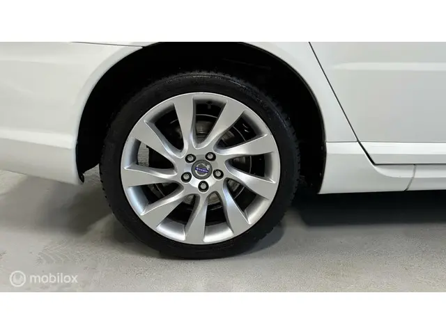 Volvo V70 1.6 T4 Nordic+ NAVI / LEER / NL-AUTO 2014 Benzine 9