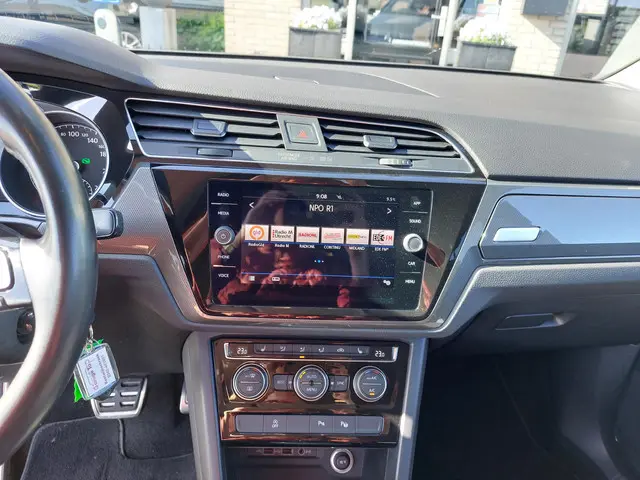 Volkswagen Touran 1.6 TDI Highline 7p 2019 Diesel 26