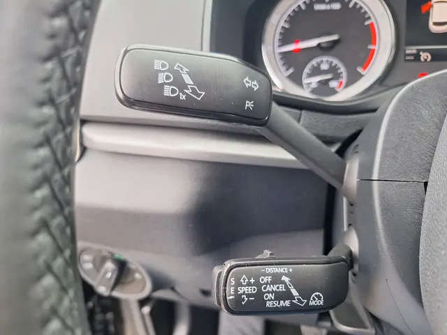 Škoda Karoq 1.0 TSI 2018 Benzine 26