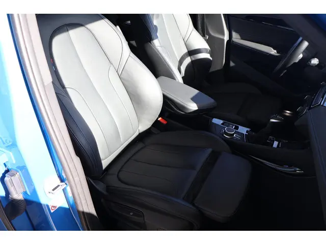 BMW X1 xDrive25e 2022 Hybride Benzine 7