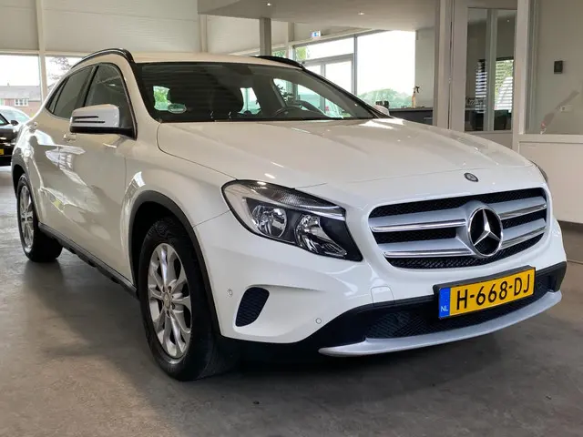 Mercedes-Benz GLA 200 156PK Trekhaak 2015 Benzine 5