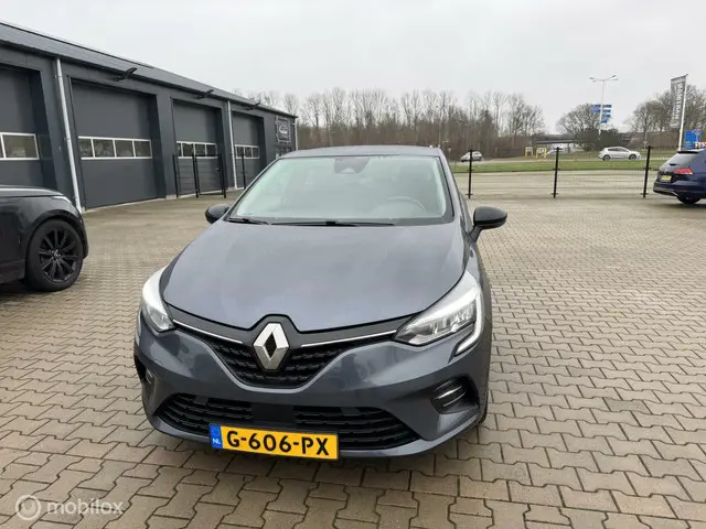 Renault Clio 1.0 TCe Zen 5 deurs navigatie 2019 Benzine 5