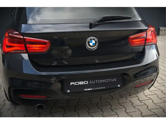 BMW 1 Serie 118i High Executive M Sport 2017 Benzine 25