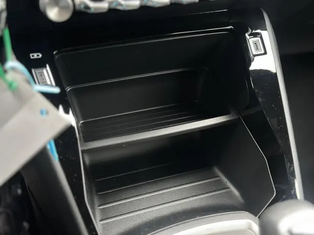 Peugeot 2008 1.2 PureTech 100 Style 2025 Benzine 18