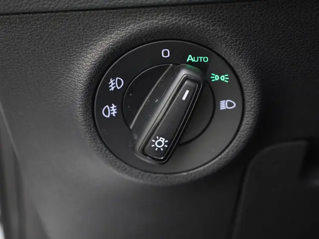 Škoda Karoq 1.5TSI/150PK Design DSG 2024 Benzine 23