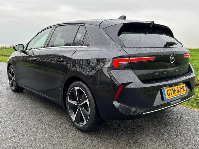 Opel Astra 1.2 Business Elegance 2023 Benzine 6