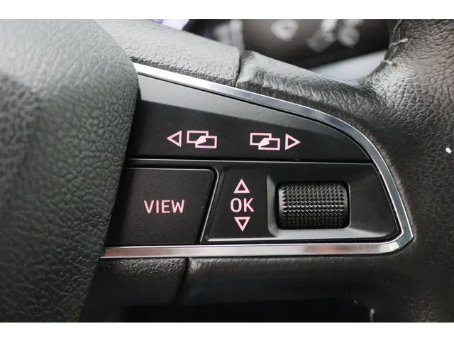 SEAT Arona 1.0 TSI Style Business Intense 2019 Benzine 33