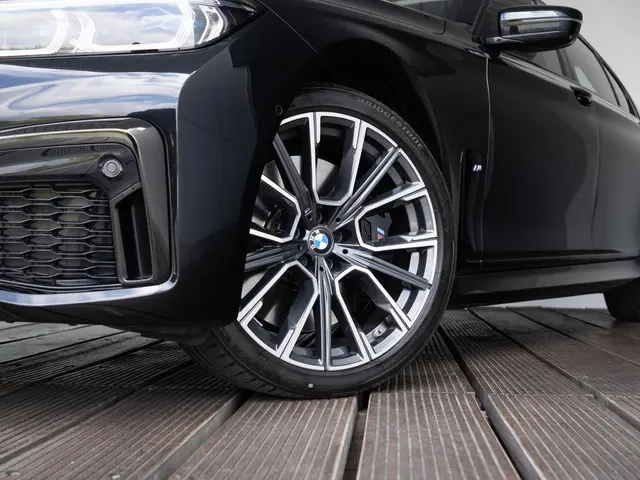 BMW 7 Serie 750Li xDrive 2022 Benzine 14