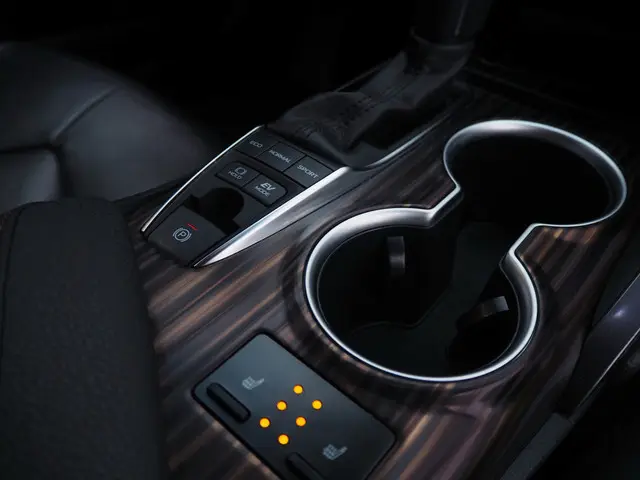 Toyota Camry 2.5 Hybrid Premium 2020 Hybride Benzine 17