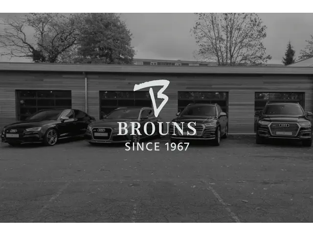 Audi Q3 45 TFSI e S edition 2024 Hybride Benzine 36