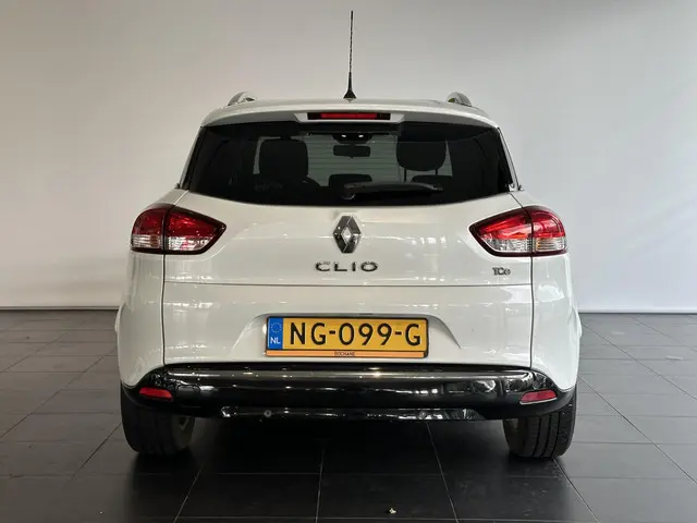 Renault Clio Estate 0.9 TCe Limited 2017 Benzine 17