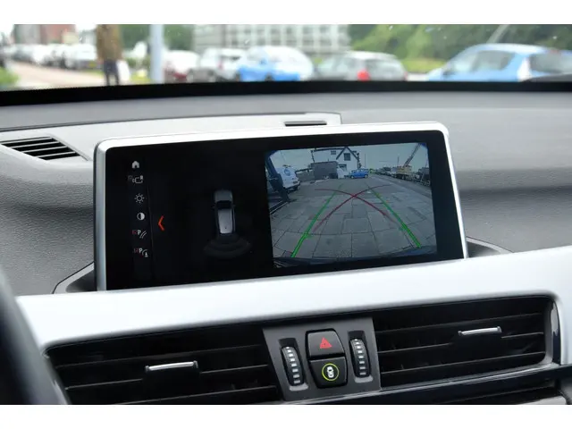 BMW X1 XDrive25e 2021 Hybride Benzine 14