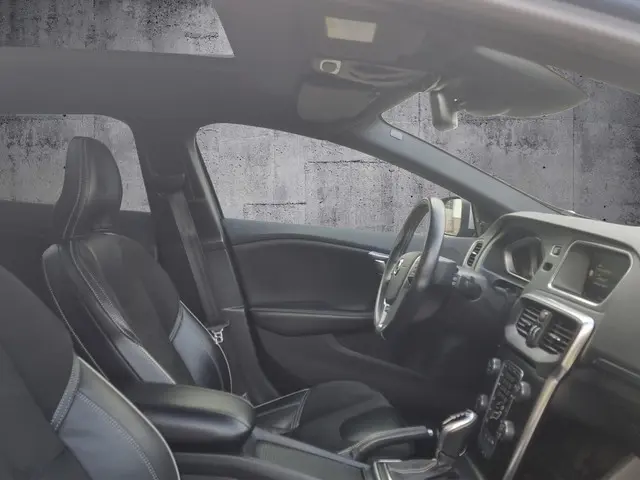 Volvo V40 2.0 D2 R-Design 2017 Diesel 18