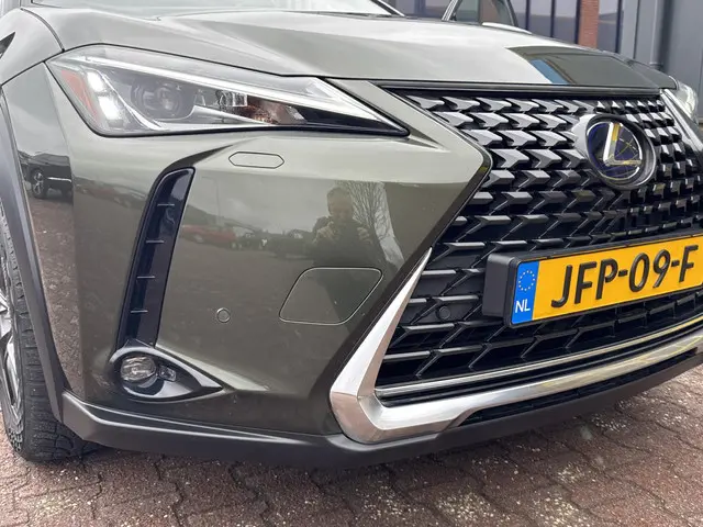 Lexus UX 250h 2022 Hybride Benzine 28