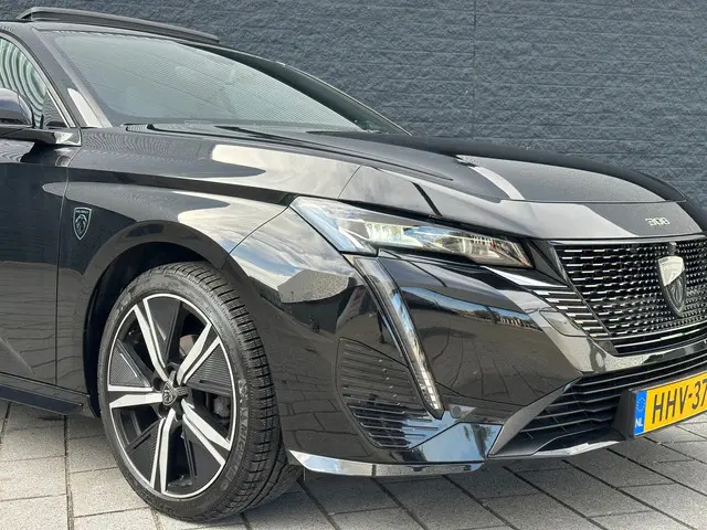 Peugeot 308 1.2 PureTech GT Pack Business 2022 Benzine 2