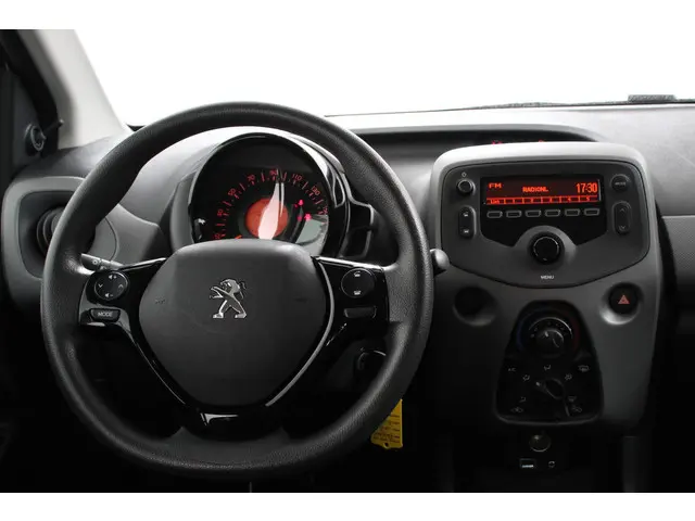 Peugeot 108 1.0 e-VTi Active 2020 Benzine 10