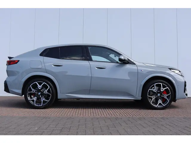 BMW X2 sDrive20i 2025 Benzine 4