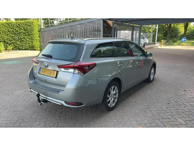 Toyota Auris Touring Sports 1.2T Aspiration 2017 Benzine 6
