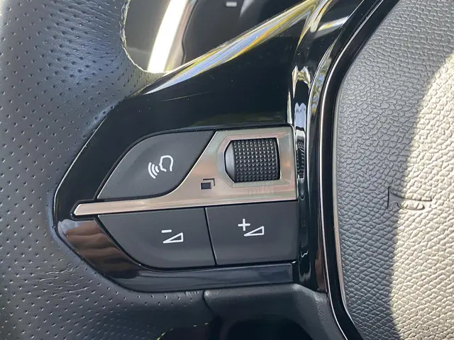 Peugeot 208 1.2 PureTech GT 2023 Benzine 24