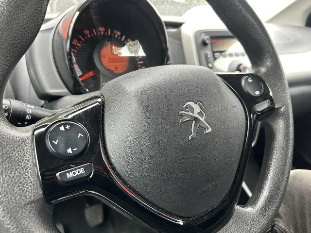 Peugeot 108 1.0 e-VTi Active 2017 Benzine 15