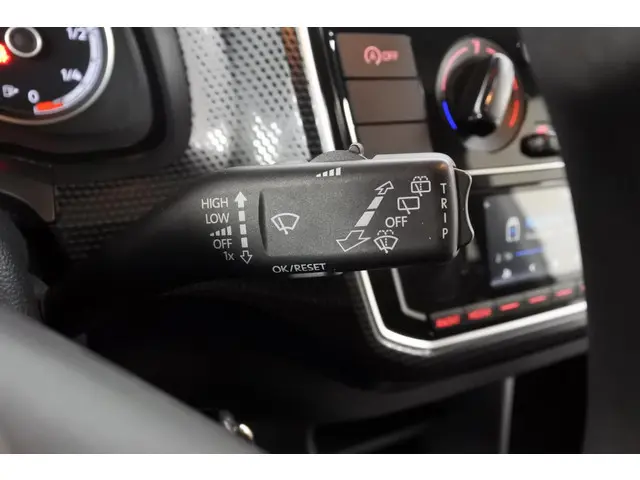 Volkswagen up! 1.0 BMT move up! 2019 Benzine 18