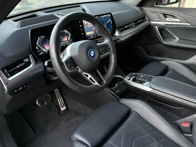 BMW X1 xDrive25e M SPORT 2025 Hybride Benzine 4