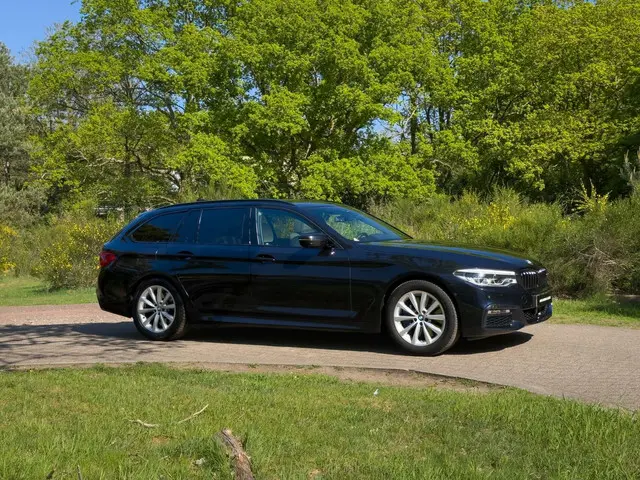 BMW 5 Serie Touring 540i xDrive M-Sport 2017 Benzine 6