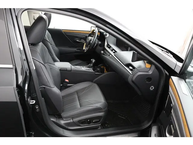 Lexus ES 300h President Line 2020 Hybride Benzine 22