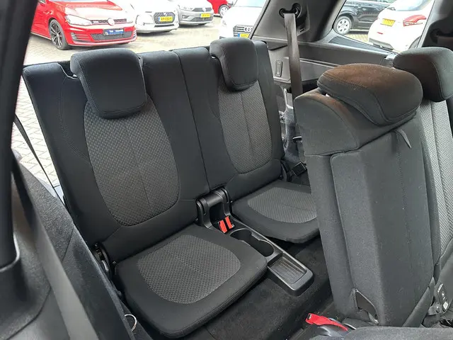 BMW 2 Serie Gran Tourer 218i Essential 7p. 2016 Benzine 13