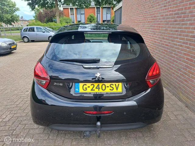 Peugeot 208 1.5 BlueHDi Blue Lease NAVI/TRKHK 2019 Diesel 4