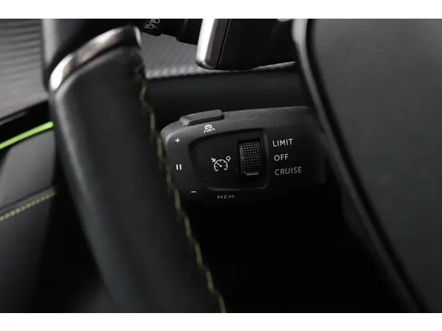 Peugeot 208 1.2 PureTech GT Pack 2021 Benzine 22