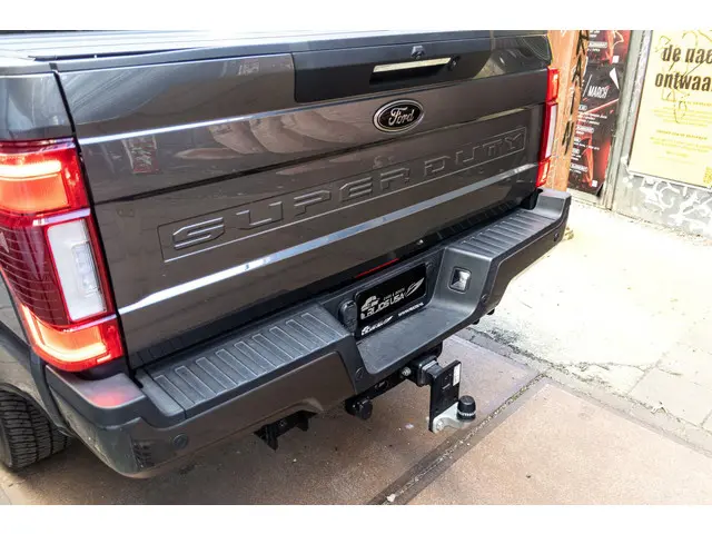 Ford F-250 USA Lariat 2021 Benzine 8